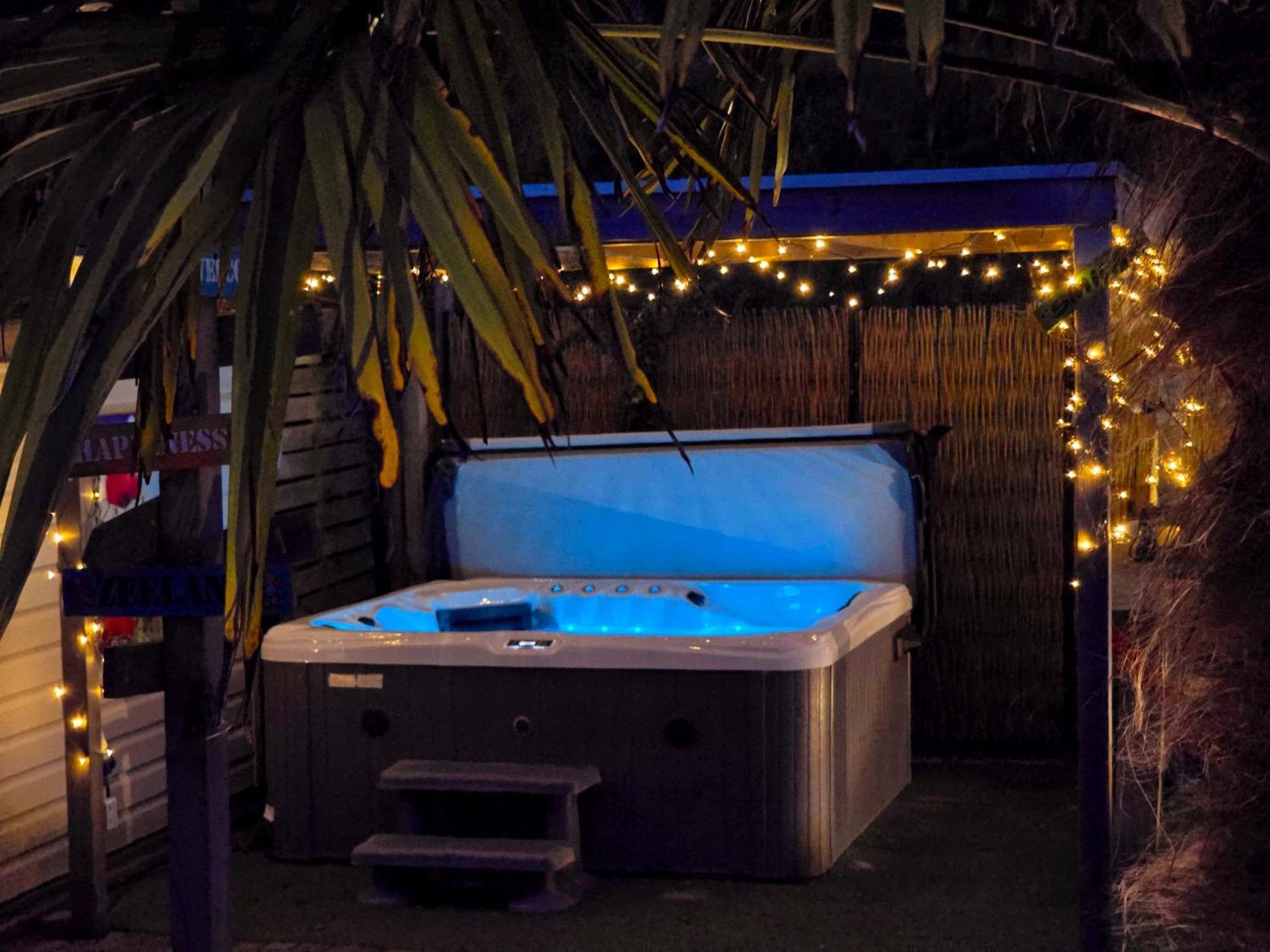 De Corner Van Zeeland Met Jacuzzi Синт-Анналанд Экстерьер фото