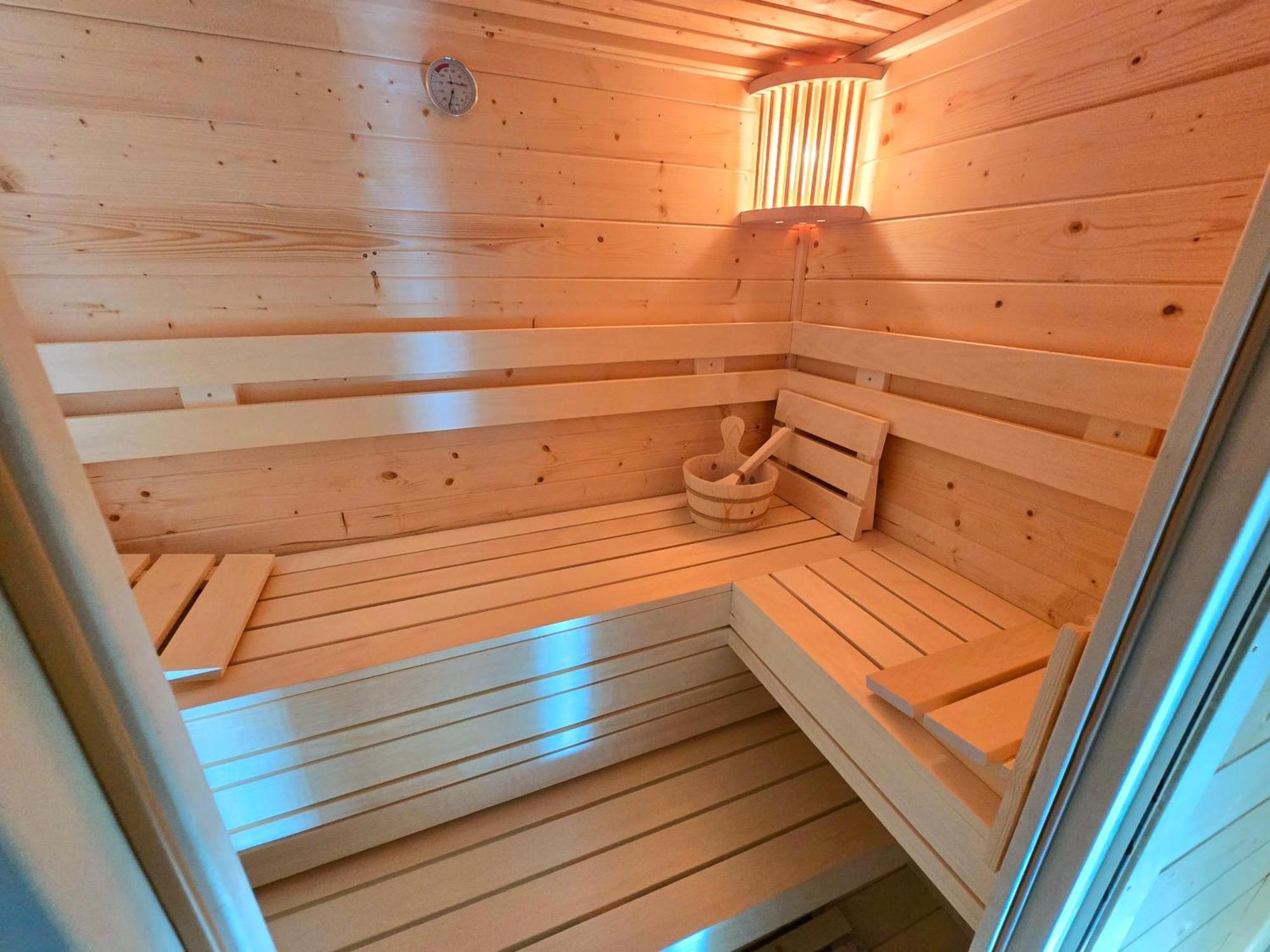 De Corner Van Zeeland Met Jacuzzi Синт-Анналанд Экстерьер фото